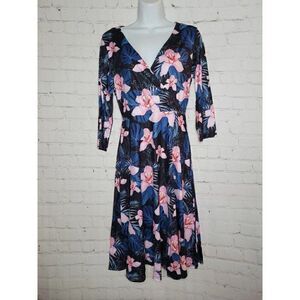 Women's 3/4 Sleeve Floral Dress Small‎